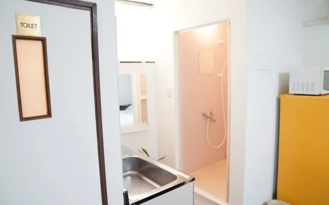 Metro Hanazonocho Apartment 1