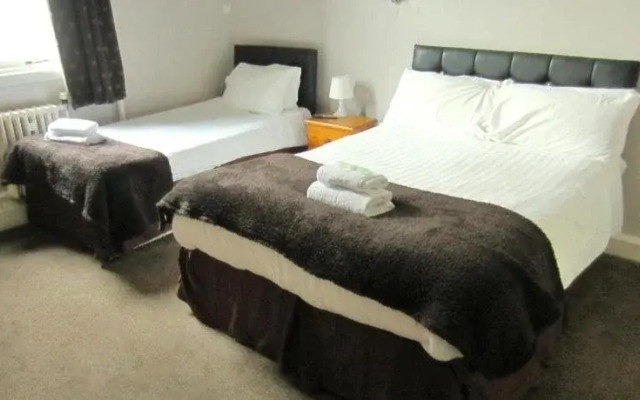 Grail Court Hotel
