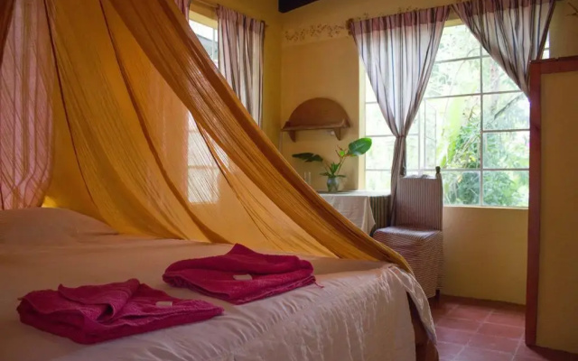 Hotel La Casa Rosa