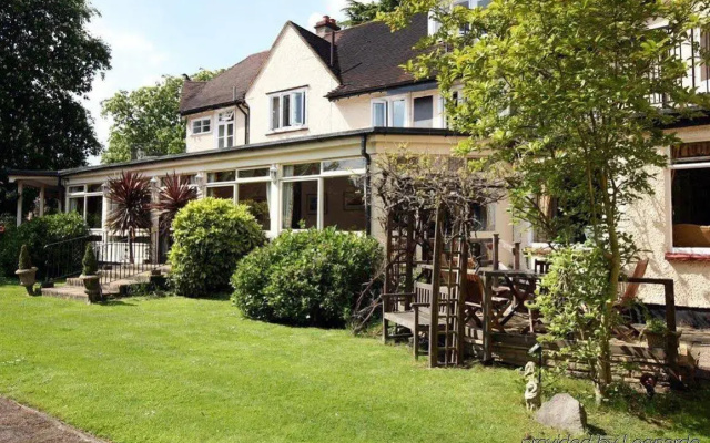 Elva Lodge Hotel