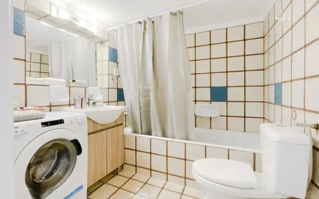 Filis Sunny 80sqm apt in Viktoria