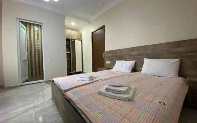House Hotel