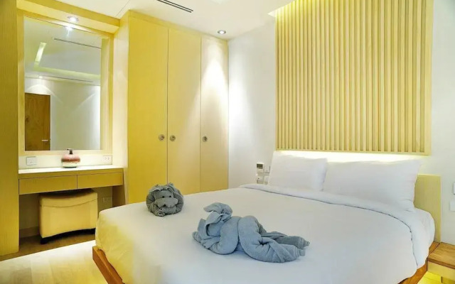 Beachfront Phuket Seaview Suites