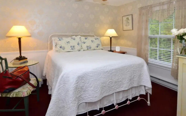 Eagle Harbor Inn