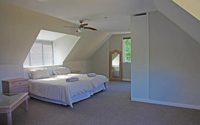 Cozy Quirky Cottage