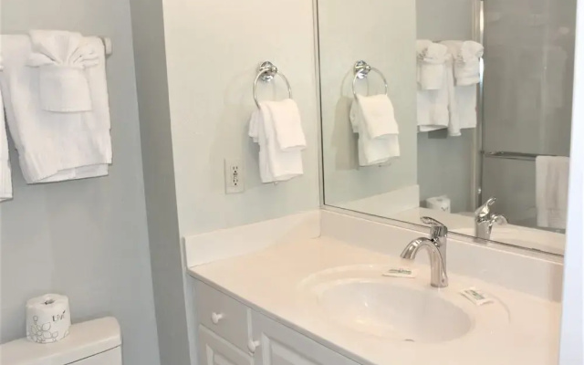 Jamaica Royale 506 - 2 Br Condo