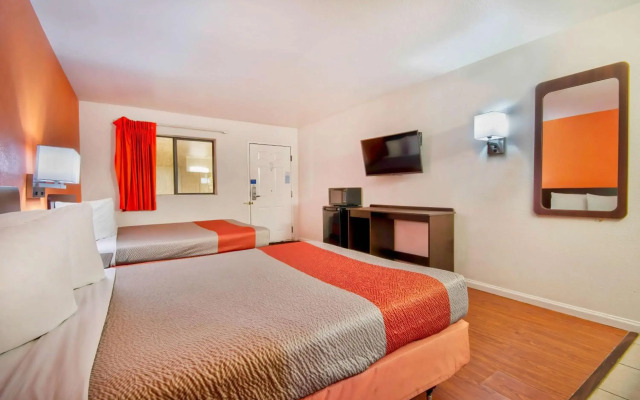 Motel 6 Santa Nella, CA - Los Banos