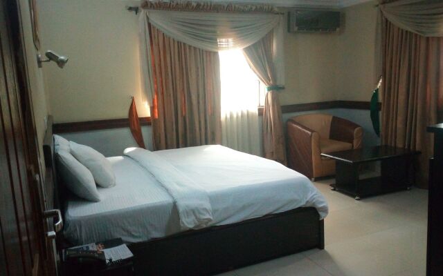 Brighton Hotel and Suites комната для гостей
