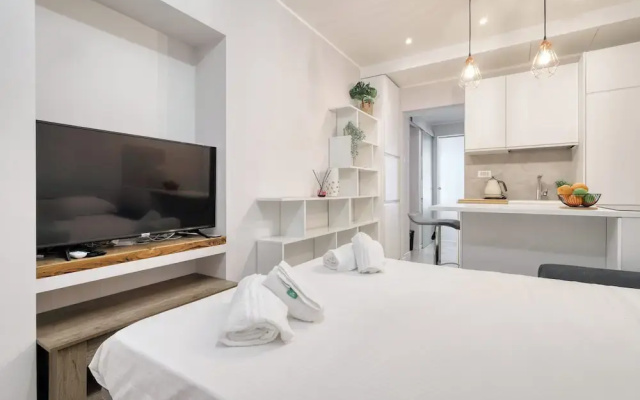 JOIVY Modern City Centre Flat