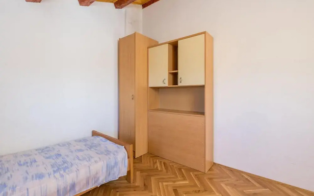 Beautiful Apartment in Balenska Draga With 2 Bedrooms