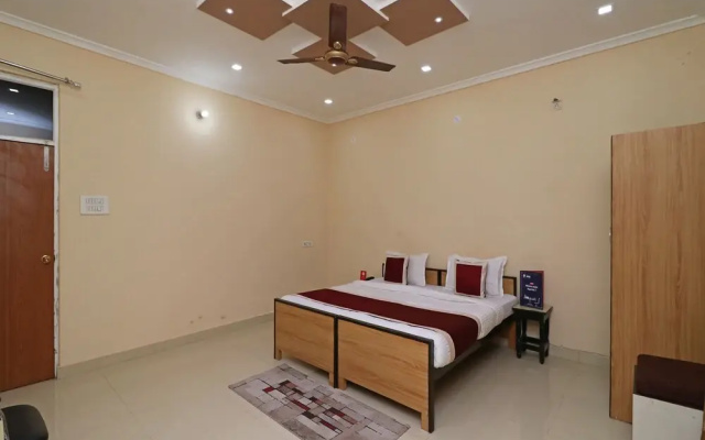 OYO 9307 Home Stay Hotel Nirmal Palace