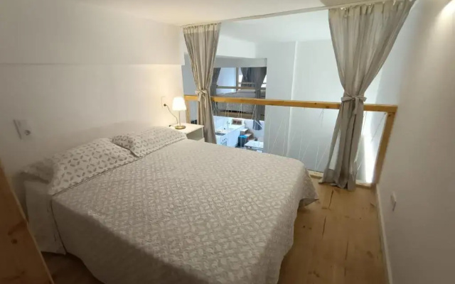 New & Modern Studio Loft 2