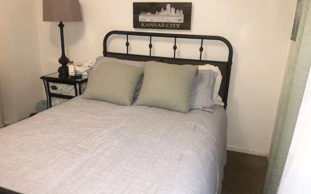 Becky & Marvels 420 Stay (Private Room)