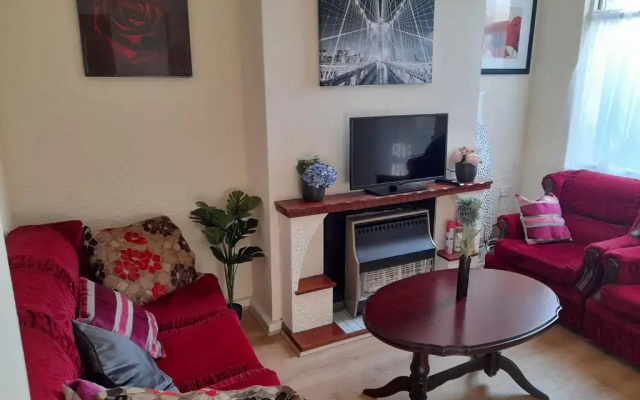 Immaculate 3-bed House in Middlesbrough With Wifi
