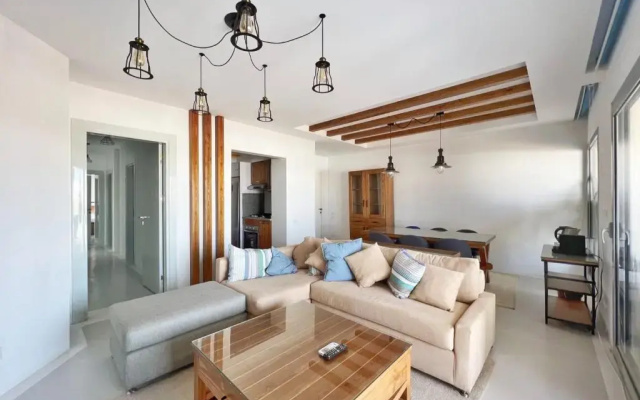 Xuru Stays I Calming & Cozy 3bdr Getaway @ Swan Lake El Gouna