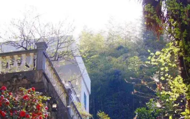 Huajian Zhuju Hostel