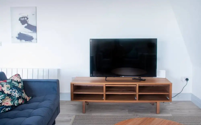 Newly Refurbished 2 bed With Fantastic View