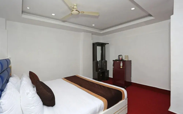 OYO 9855 Hotel Royal Suites