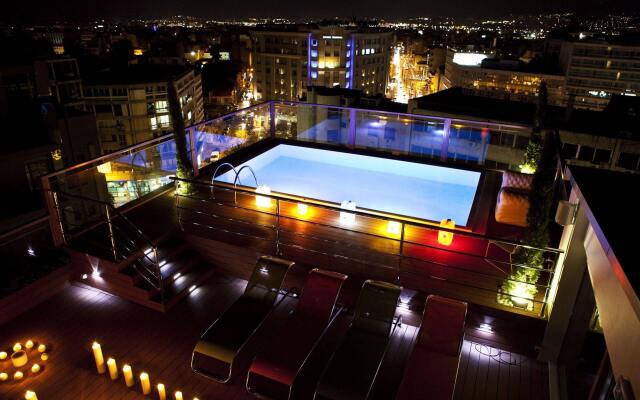 Novus City Hotel вид на фасад