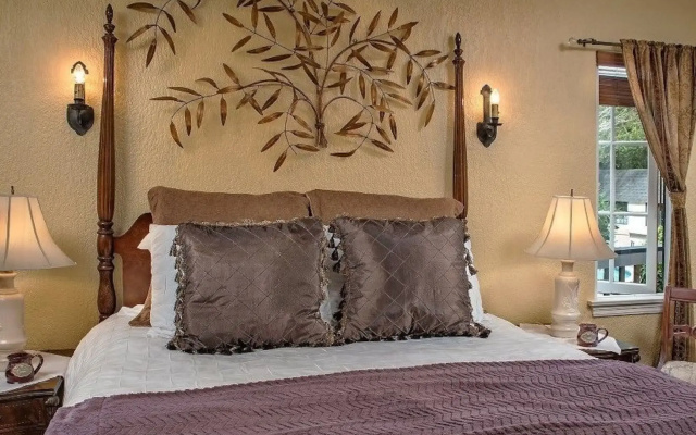Candlelight Inn Napa Valley