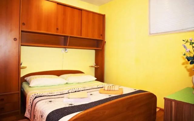 Apartments Nikola-200m from beach