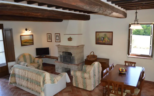 Vacation in Tuscany with swimming pool and tennis court