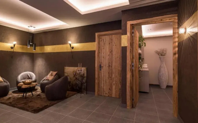 Aurina Lodges