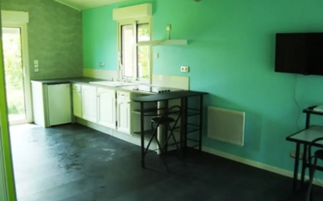 Studio in Pouydraguin, With Pool Access and Terrace