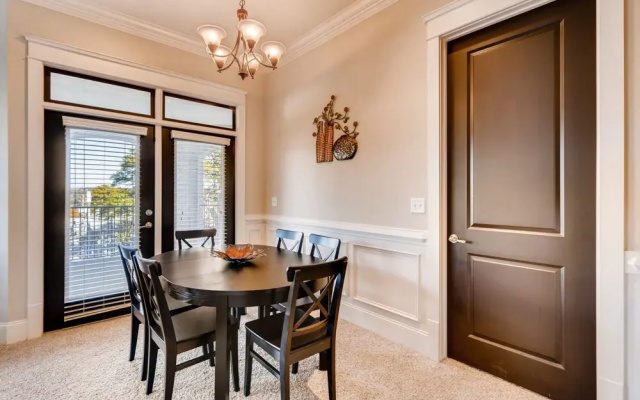 Midtown Luxury Apartments by 1stHomeRent