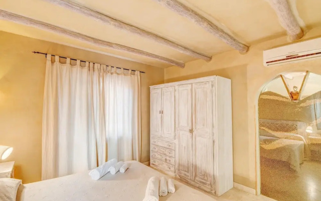 Stunning apartment in Golfo Aranci w/ 1 Bedrooms