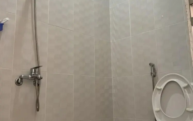 Lee Na Hotel - Hostel