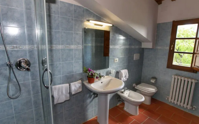 Soothing Holiday Home in Castelnuovo dei Sabbioni With Pool