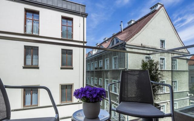 Отель UNIC Apartments Dominikanska Польша, Познань - отзывы, цены и фото номеров - забронировать отель UNIC Apartments Dominikanska онлайн вид на фасад