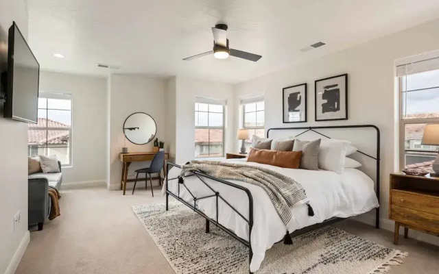 Red Rock Adventures 4 Bedroom Townhouse