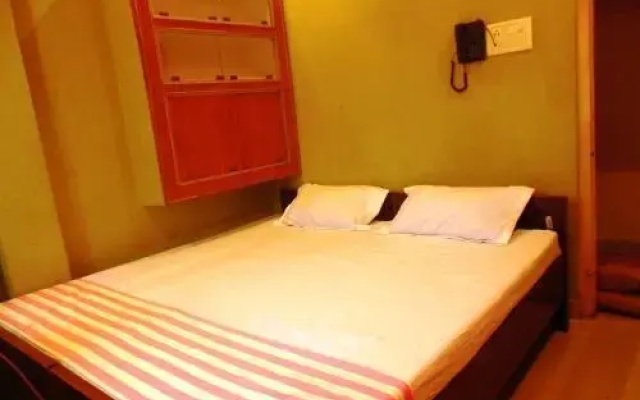 Hotel Aakash Ganga