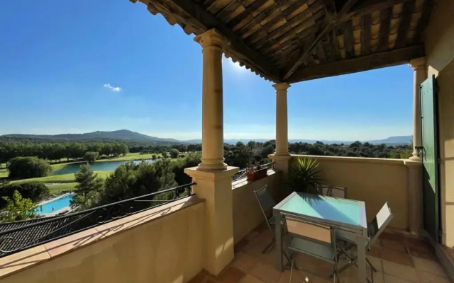 appartement sur le golf de pont royal