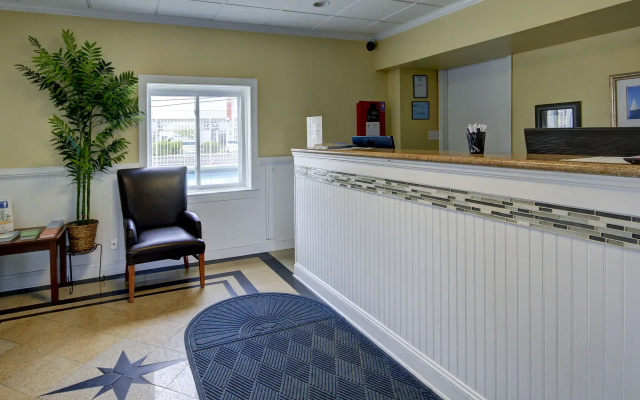 Coastal Palms Inn & Suites