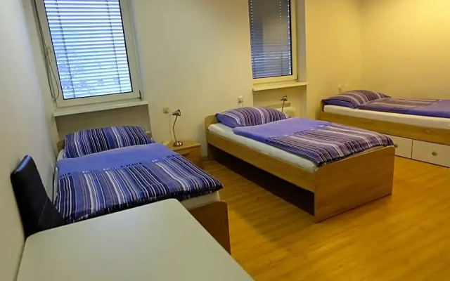 Montagehotel Bed Steel