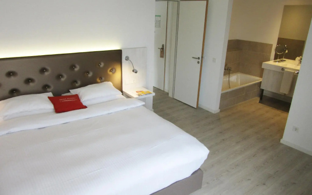 elaya hotel kleve, Trademark Collection by Wyndham