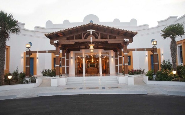 Отель Aegean Village Hotel Греция, Мастичари - отзывы, цены и фото номеров - забронировать отель Aegean Village Hotel онлайн вид на фасад