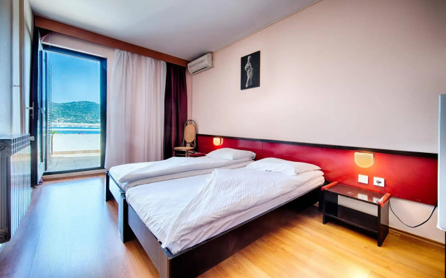 Hotel Issa