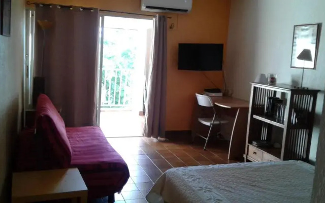 Studio, Piscine Et Vue Mer A La Marina