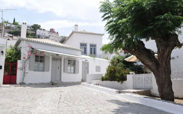 1880 Luxury Apartments