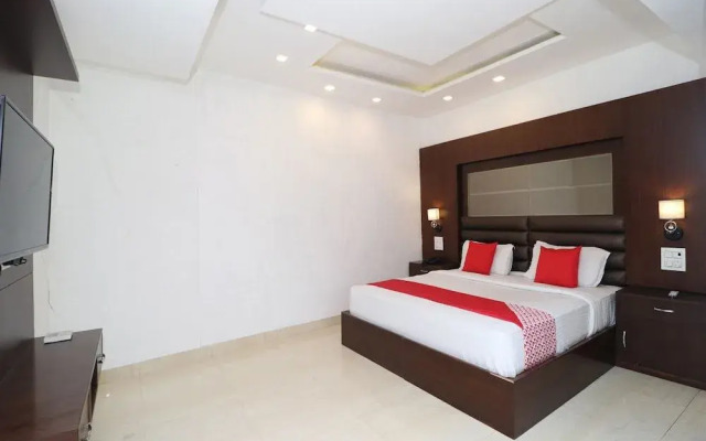 OYO 29950 Hotel Ml Pride