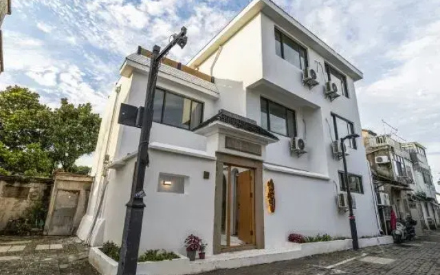 Zhenhe Homestay (Pingjiang Road Guanqian Street Branch)