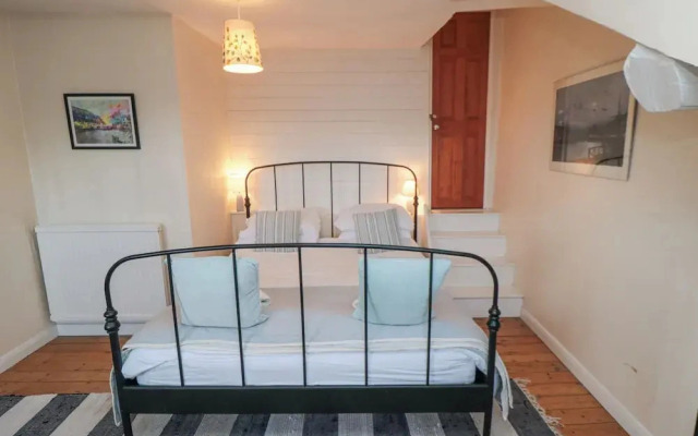 Salmon Cottage