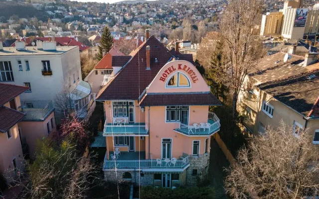Kristal Hotel