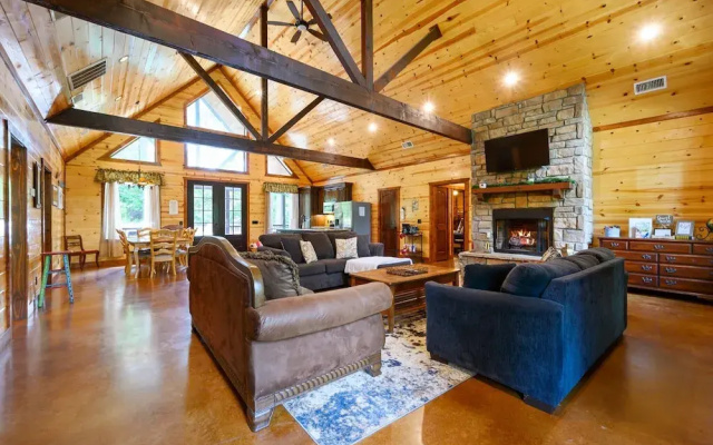 Majestic High - Cabin for 17