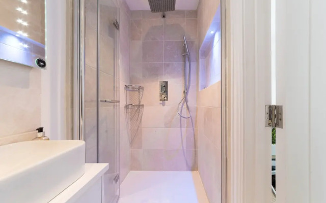 Pet-friendly Fulham Broadway Penthouse, Sw Balcony