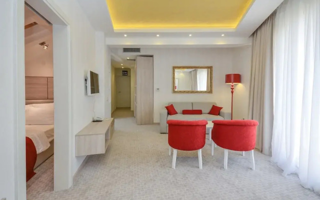 Hotel Atina by ENTOPYA